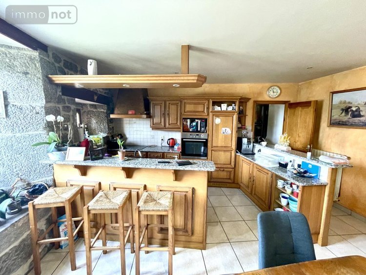 Fonds et murs commerciaux a vendre Lajo 48120 Lozère 342 m2  850000 euros