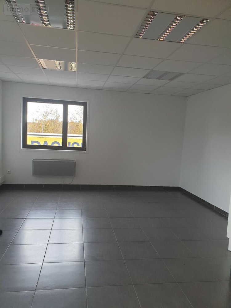 Location fonds et murs commerciaux Carvin 62220 Pas-de-Calais 103 m2  2000 euros