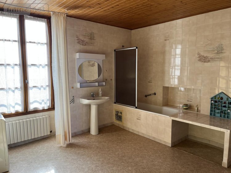 Maison a vendre Luçon 85400 Vendée 188 m2 6 pièces 218400 euros