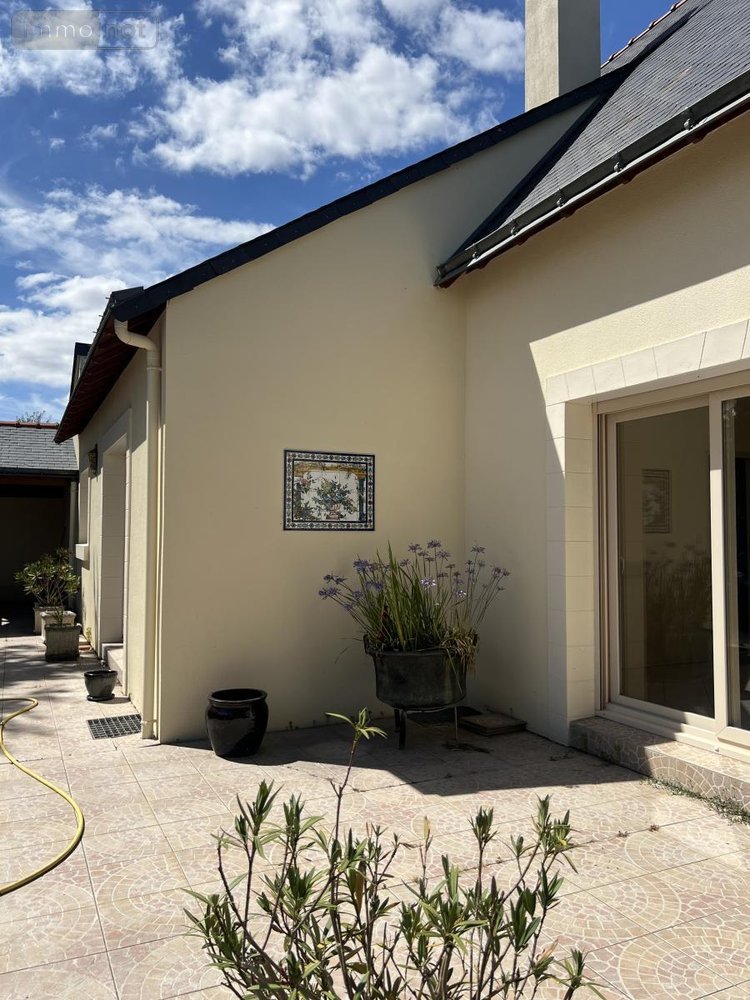 Location maison Saint-Georges-sur-Loire 49170 Maine-et-Loire 144 m2  950 euros