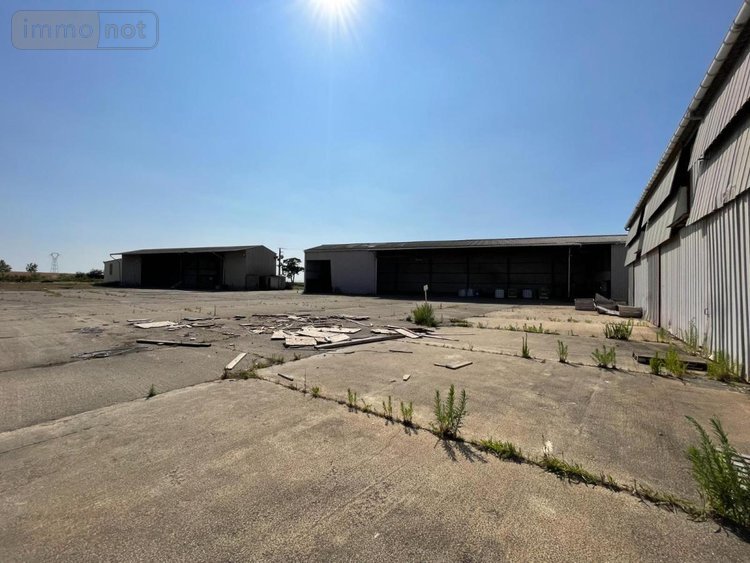 Fonds et murs commerciaux a vendre Saint-Jean-de-Liversay 17170 Charente-Maritime 4000 m2  3090000 euros