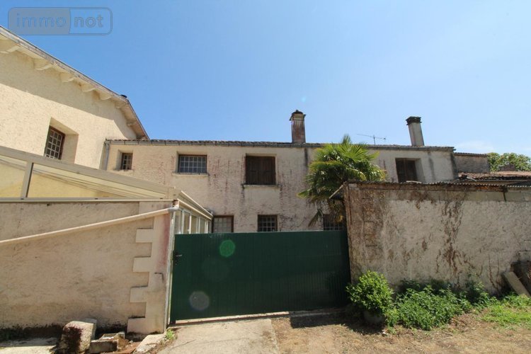 Maison a vendre Le Douhet 17100 Charente-Maritime 398 m2 15 pièces 79900 euros