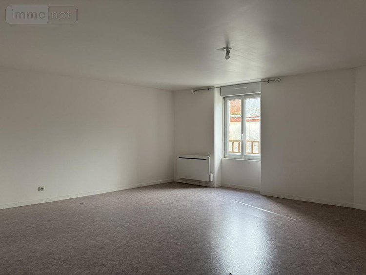 Immeuble a vendre Chemillé-en-Anjou 49120 Maine-et-Loire 210 m2  209600 euros