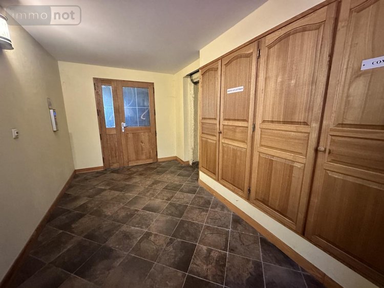 Immeuble a vendre Saint-Flour 15100 Cantal 300 m2  189700 euros
