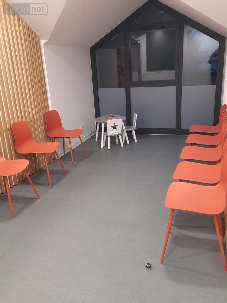 Location fonds et murs commerciaux Dole 39100 Jura 19 m2  920 euros