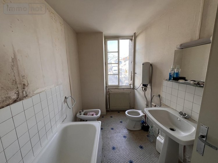 Immeuble a vendre Saint-Georges-sur-Loire 49170 Maine-et-Loire 130 m2  132000 euros