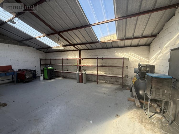 Garage et parking a vendre Doullens 80600 Somme 770 m2  239200 euros