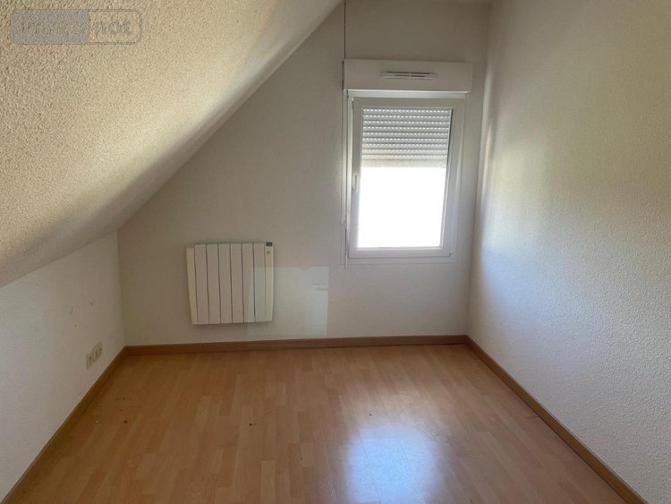 Location maison Damparis 39500 Jura 90 m2 5 pièces 820 euros