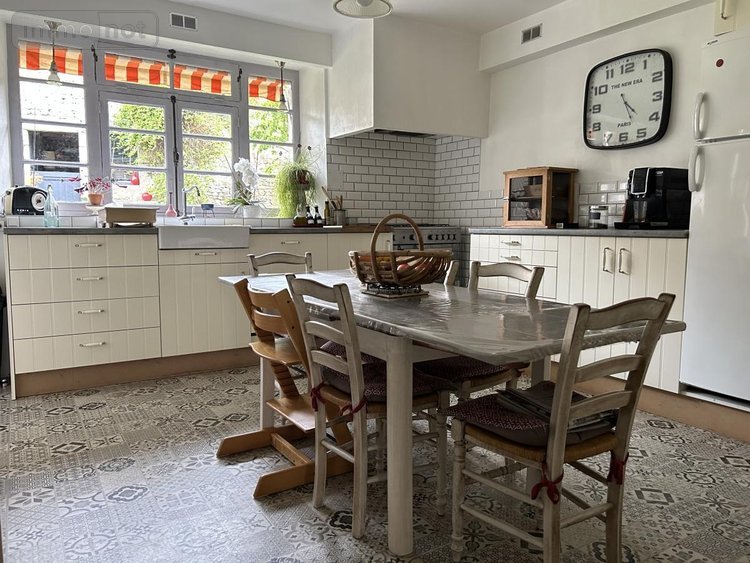 Maison a vendre Guingamp 22200 Côtes-d'Armor 225 m2 10 pièces 249888 euros
