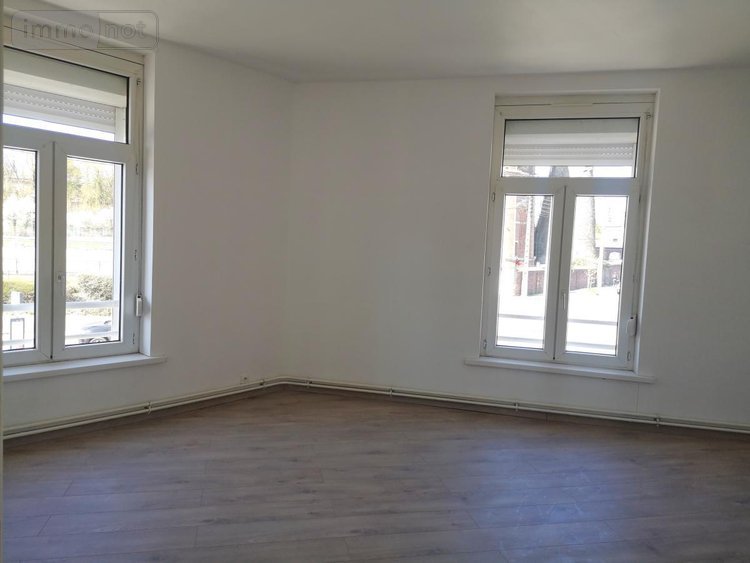 Location fonds et murs commerciaux Cambrai 59400 Nord 222 m2  1500 euros