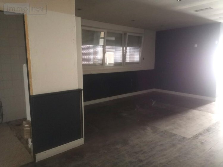 Location fonds et murs commerciaux Cambrai 59400 Nord 138 m2  1100 euros