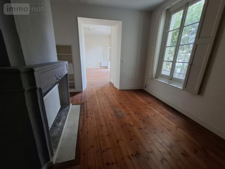 Immeuble a vendre Saintes 17100 Charente-Maritime 332 m2  462000 euros