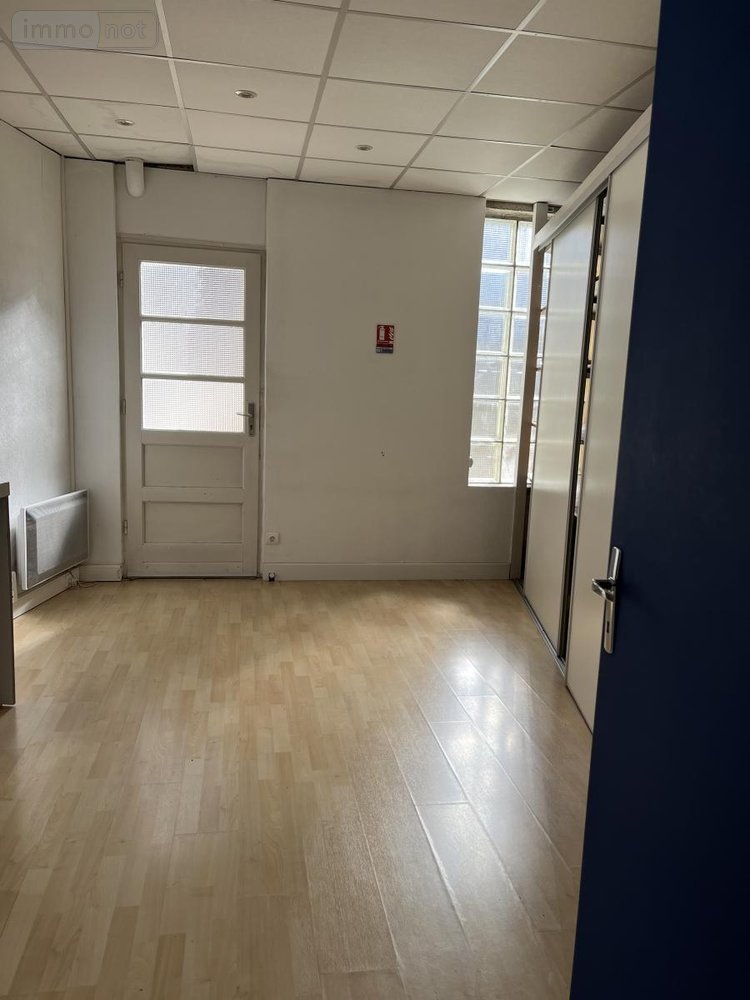 Location fonds et murs commerciaux Hénin-Beaumont 62110 Pas-de-Calais 93 m2  900 euros