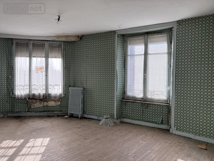 Immeuble a vendre Le May-sur-Èvre 49122 Maine-et-Loire 250 m2  83840 euros