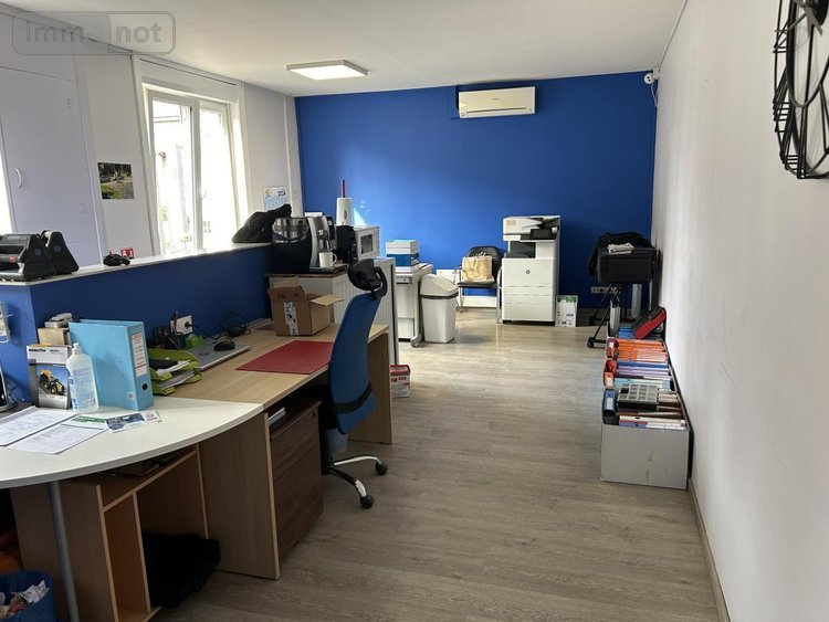 Location fonds et murs commerciaux Rumilly-en-Cambrésis 59281 Nord 1640 m2  3154 euros