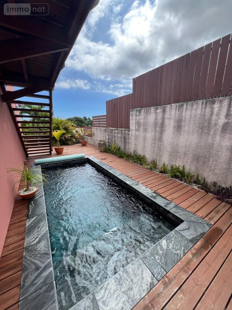 Maison a vendre Saint-Pierre 97410 Réunion 242 m2 8 pièces 468500 euros
