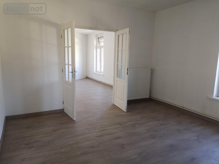 Location fonds et murs commerciaux Cambrai 59400 Nord 222 m2  1500 euros