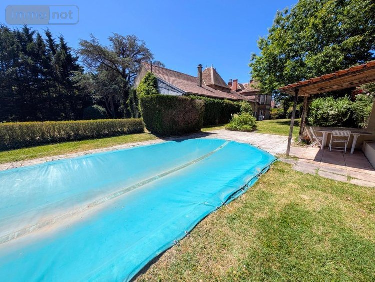 Maison a vendre Broût-Vernet 03110 Allier 365 m2 13 pièces 298680 euros