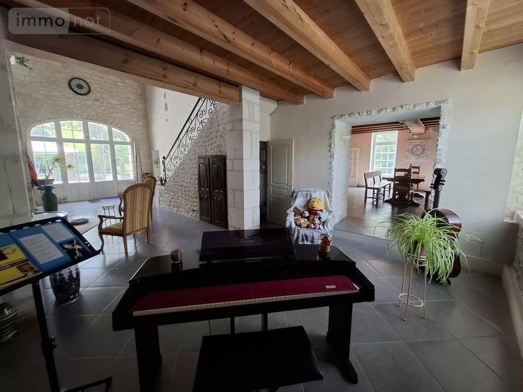 Maison a vendre Saintes 17100 Charente-Maritime 405 m2 11 pièces 500000 euros