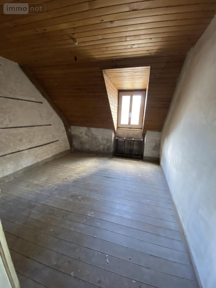 Immeuble a vendre Loudéac 22600 Côtes-d'Armor 111 m2  63500 euros