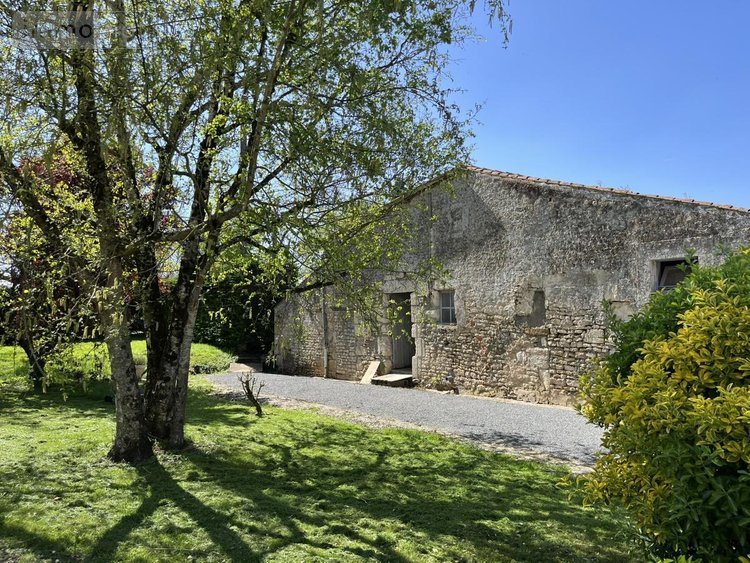 Maison a vendre Sainte-Hermine 85210 Vendée 159 m2 7 pièces 239000 euros