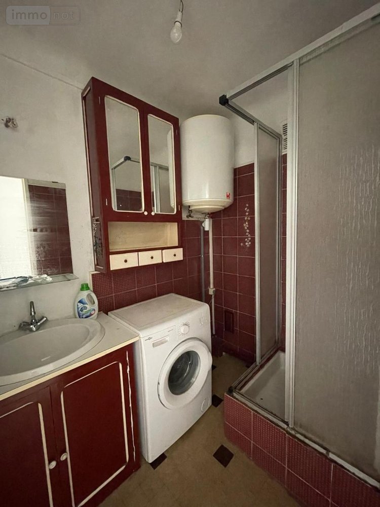 Appartement a vendre Septèmes-les-Vallons 13240 Bouches-du-Rhône 71 m2  130000 euros