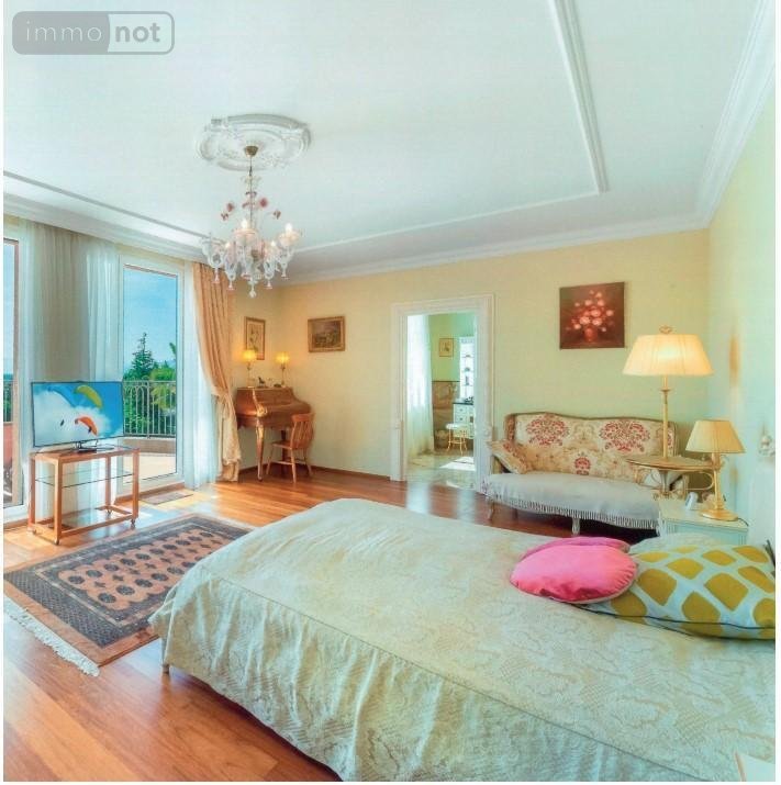 propriete a vendre Divonne-les-Bains 01220 Ain 900 m2 16 pièces