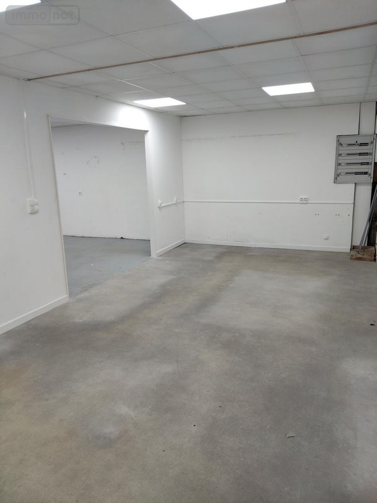 Fonds et murs commerciaux a vendre Montbizot 72380 Sarthe 338 m2  187920 euros