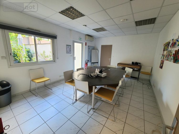 Immeuble a vendre Pierrelatte 26700 Drôme 261 m2  435000 euros