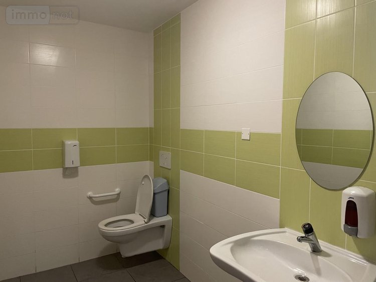 Fonds et murs commerciaux a vendre Loudéac 22600 Côtes-d'Armor 157 m2  85040 euros