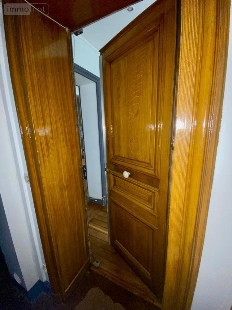 Location appartement Paris 18e arrondissement 75018 Paris 38 m2 2 pièces 1590 euros