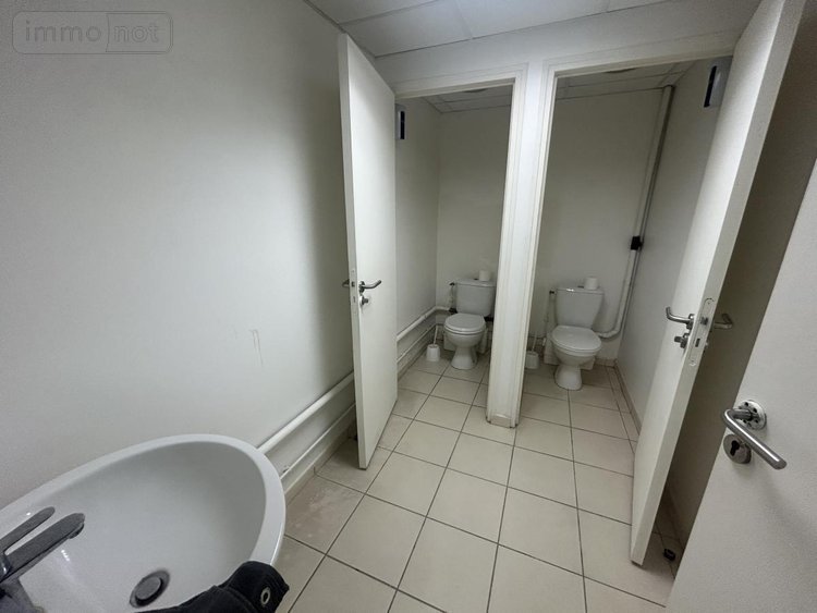 Location fonds et murs commerciaux Cambrai 59400 Nord 18 m2  562 euros