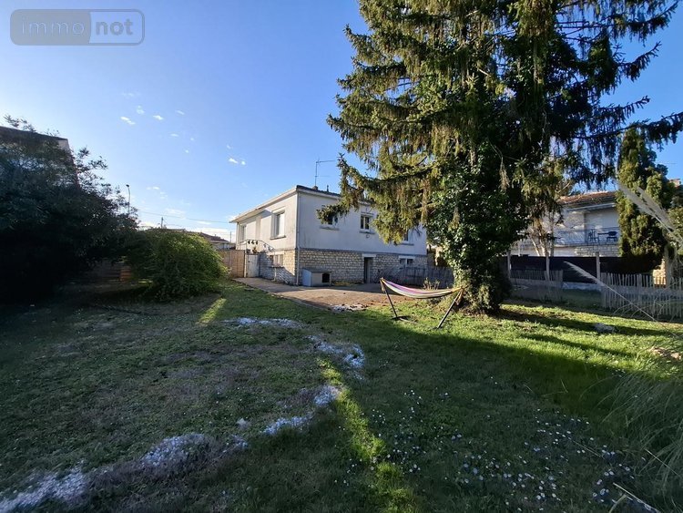 Maison a vendre Saintes 17100 Charente-Maritime 100 m2 4 pièces 141642 euros