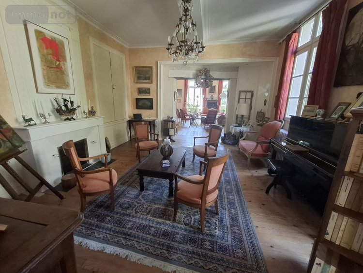 Maison a vendre Saintes 17100 Charente-Maritime 350 m2 13 pièces 988000 euros