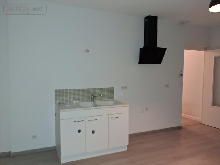 Location appartement Hautecourt-Romanèche 01250 Ain 96 m2  750 euros