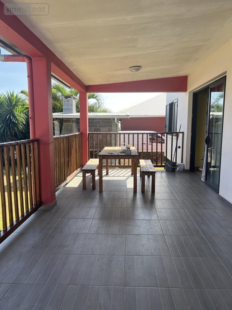 Maison a vendre Saint-Pierre 97410 Réunion 70 m2 4 pièces 298000 euros