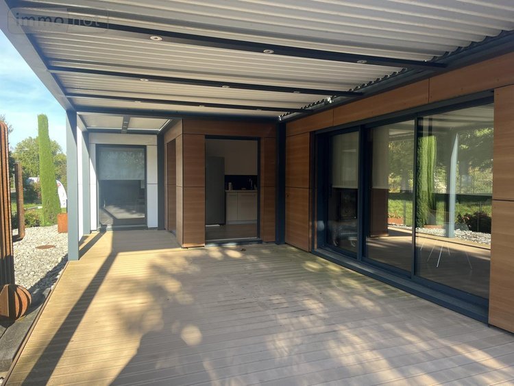 Fonds et murs commerciaux a vendre Dole 39100 Jura 280 m2  800000 euros