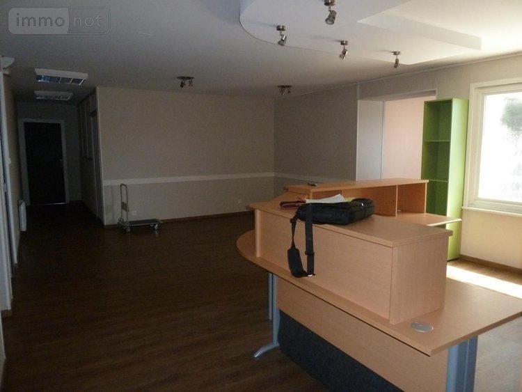 Location fonds et murs commerciaux Féchain 59247 Nord 1500 m2  6448 euros