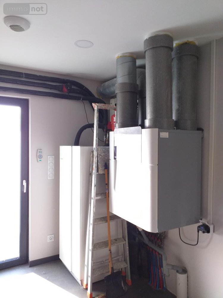 Fonds et murs commerciaux a vendre Questembert 56230 Morbihan 122 m2  372172 euros