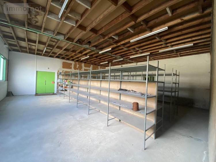 Location fonds et murs commerciaux Proville 59267 Nord 587 m2  2500 euros