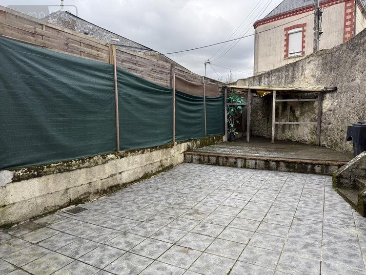 Immeuble a vendre Chemillé-en-Anjou 49120 Maine-et-Loire 210 m2  209600 euros