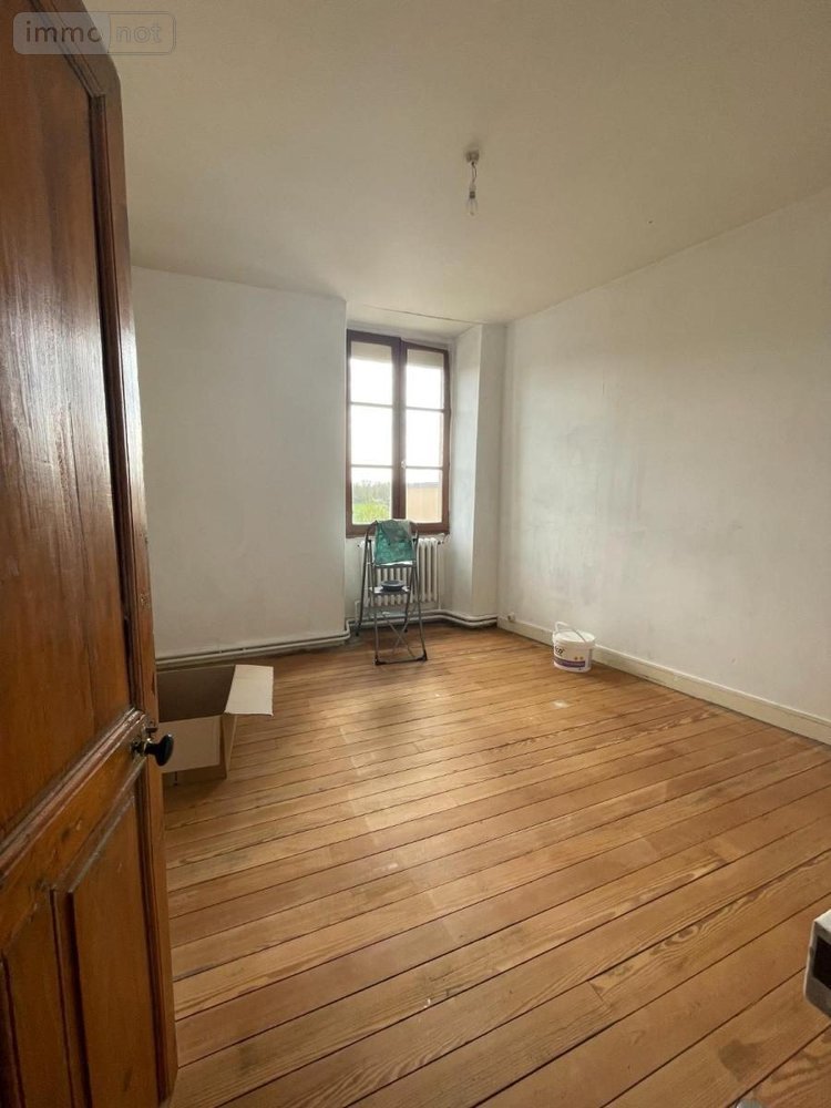 Immeuble a vendre Montfort-le-Gesnois 72450 Sarthe 195 m2  157100 euros