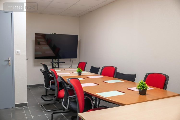 Fonds et murs commerciaux a vendre Auxerre 89000 Yonne 865 m2  549997 euros