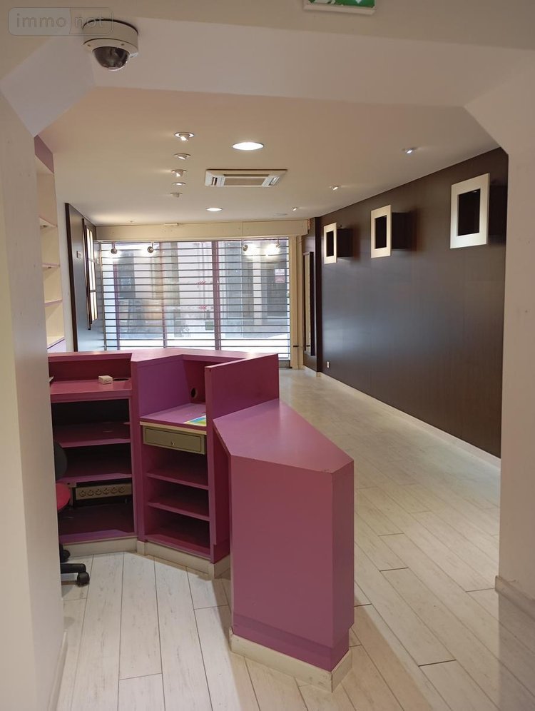 Location fonds et murs commerciaux Bourg-en-Bresse 01000 Ain 66 m2  706 euros