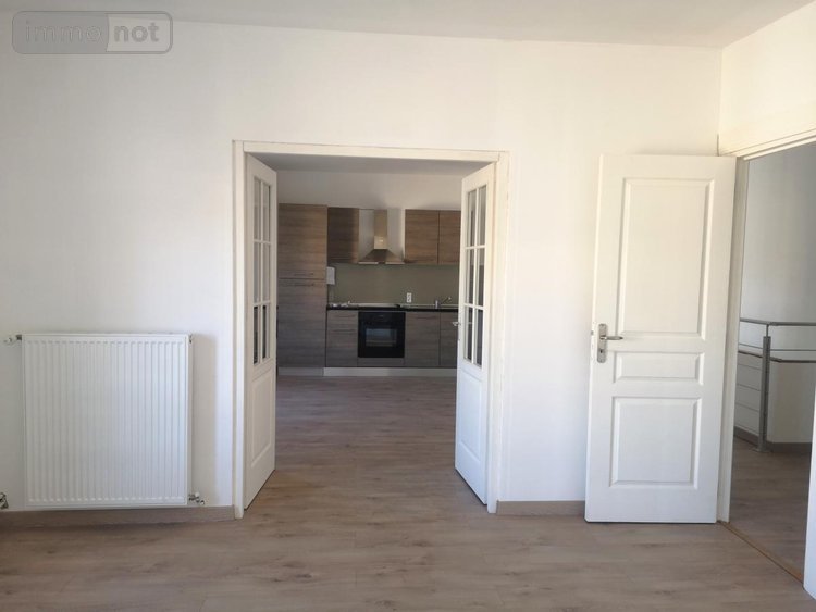 Location fonds et murs commerciaux Cambrai 59400 Nord 222 m2  1500 euros