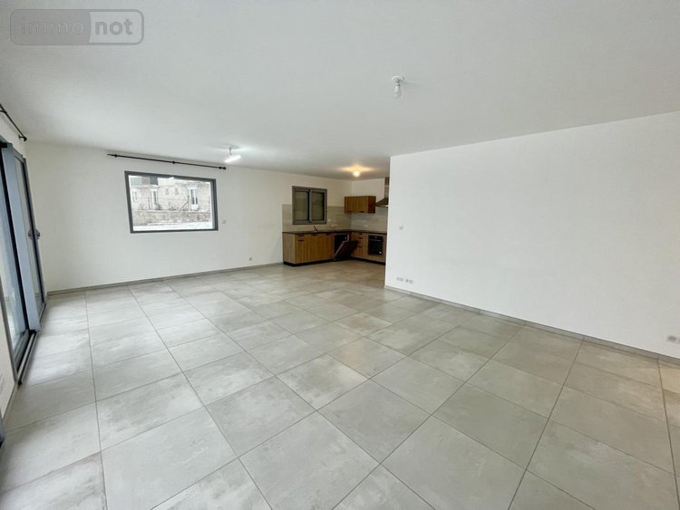 Location maison Peyre en Aubrac 48130 Lozère 110 m2  950 euros