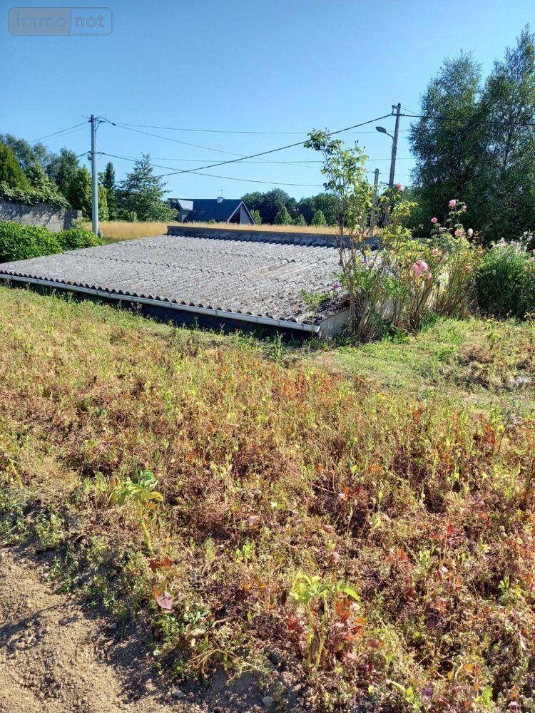 Garage et parking a vendre Gourin 56110 Morbihan 30 m2  23900 euros