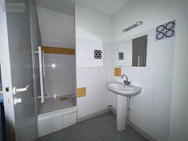 Fonds et murs commerciaux a vendre Guer 56380 Morbihan 285 m2  332480 euros