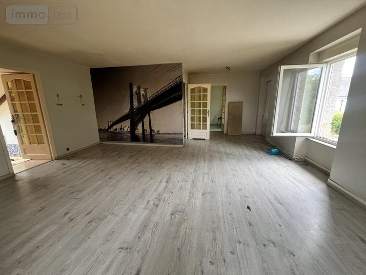 Immeuble a vendre Yffiniac 22120 Côtes-d'Armor 280 m2  143100 euros