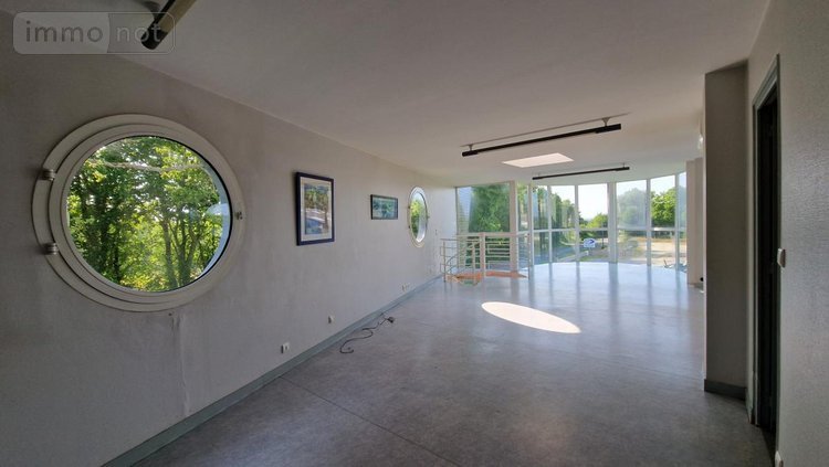 Fonds et murs commerciaux a vendre Plourin-lès-Morlaix 29600 Finistère 1094 m2  472950 euros